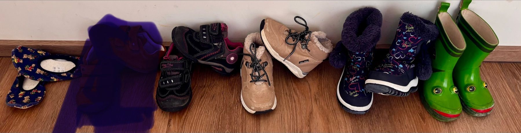 Scarpe per ragazzi: Babyschuhe - 5 Paare, Gr. 22!!! – Usato da Einsiedeln venduto da sum_xm7z 1
