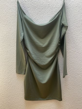 Bershka Kleid Khaki/Olivgrün Gr. S – Neu