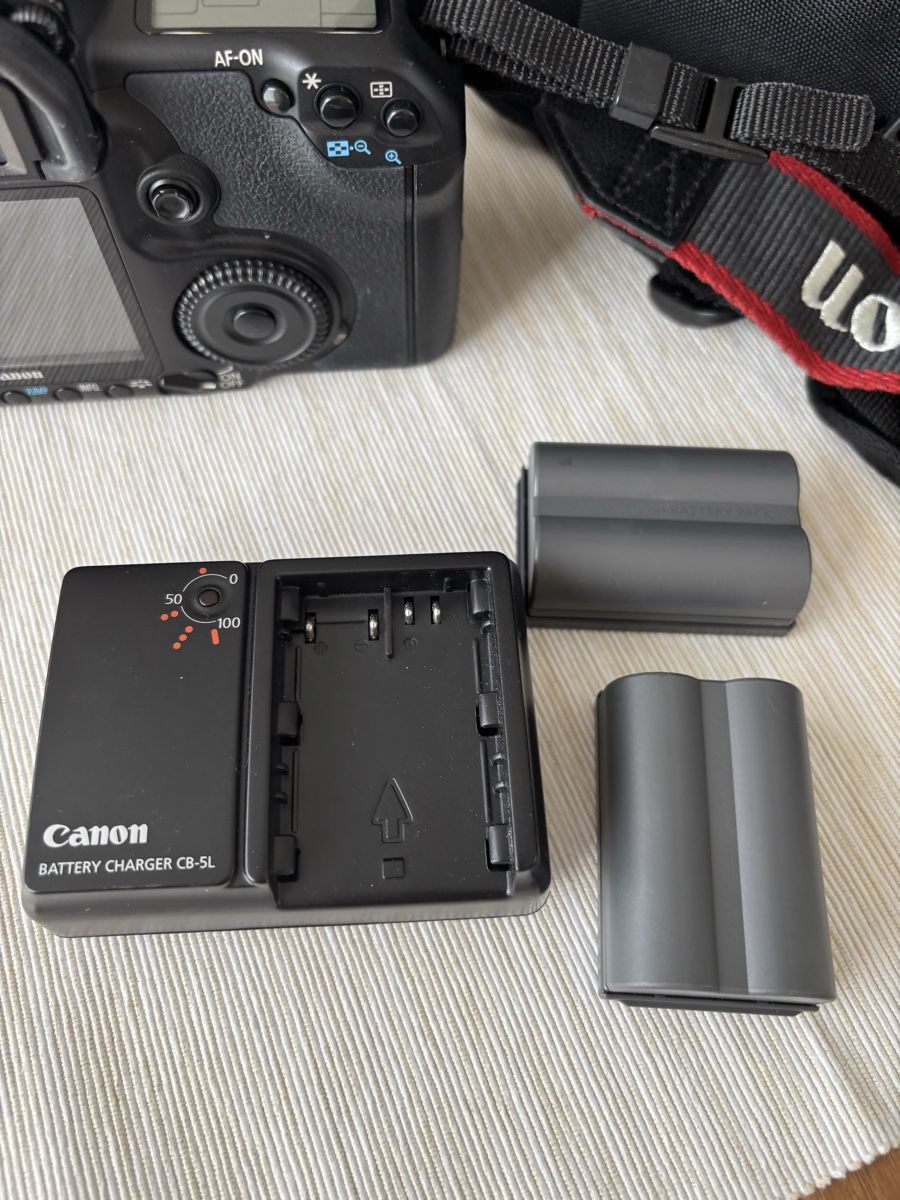 Canon Appareil photo: Eos40D – D'occasion à Schindellegi par ebrandenstein69 9