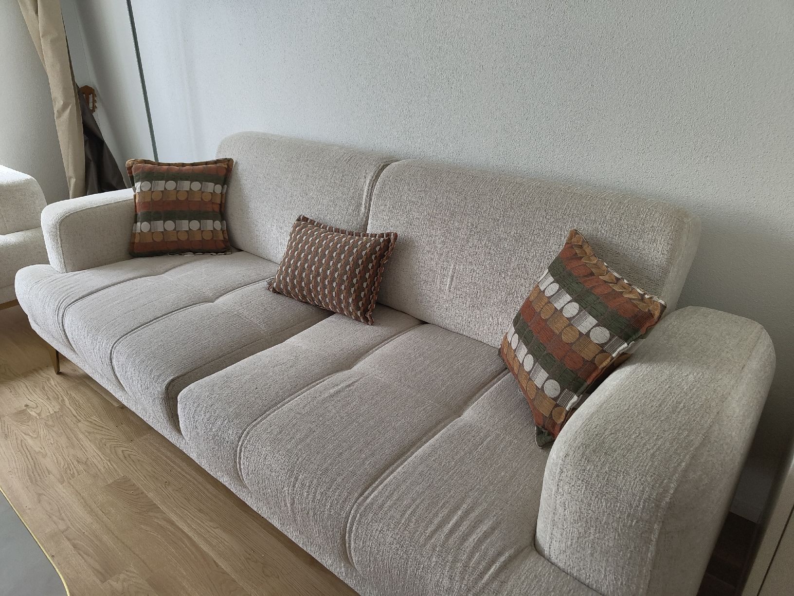 Sofas: This two sofa set is used. Dimensions are 90cm width and 200 – Gebraucht aus Dietikon von jin_hbq2 3