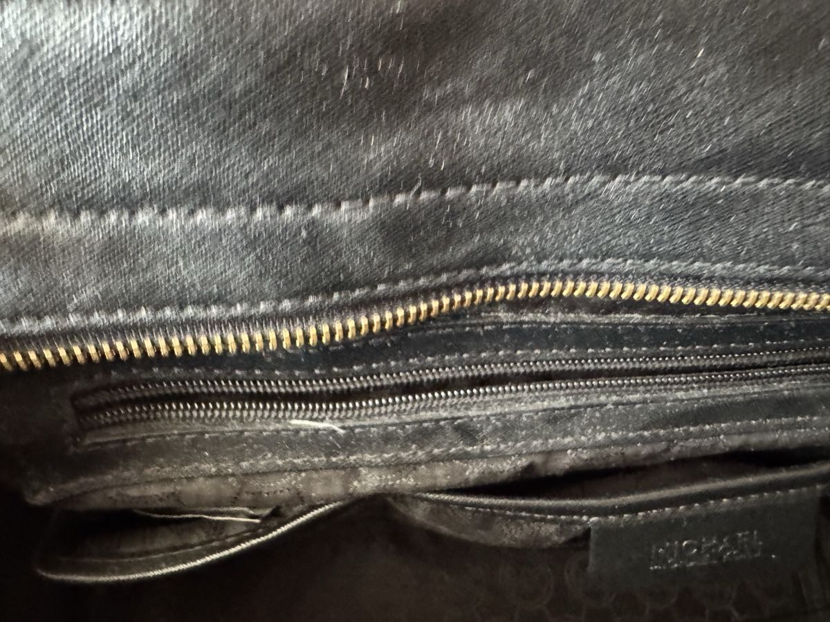 Michael Kors Taschen für Damen: Michael Kors Handtasche schwarz, Kunstleder – Gebraucht aus Oetwil am See von posagabi 4