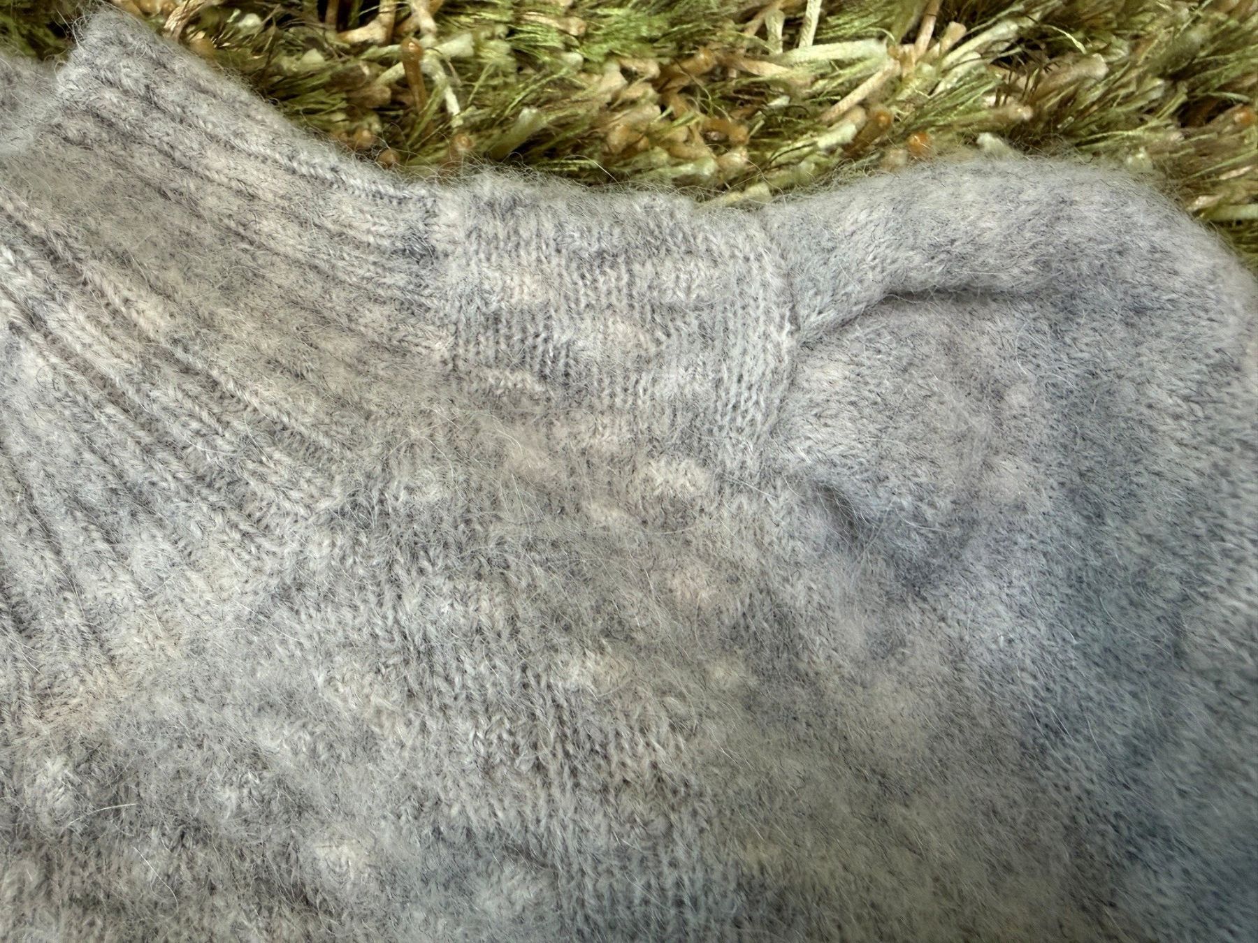 Maglioni & Felpe: Strickpullover mit besonderer Ärmelpartie – Usato da Schlierbach venduto da gnatcatcher 3