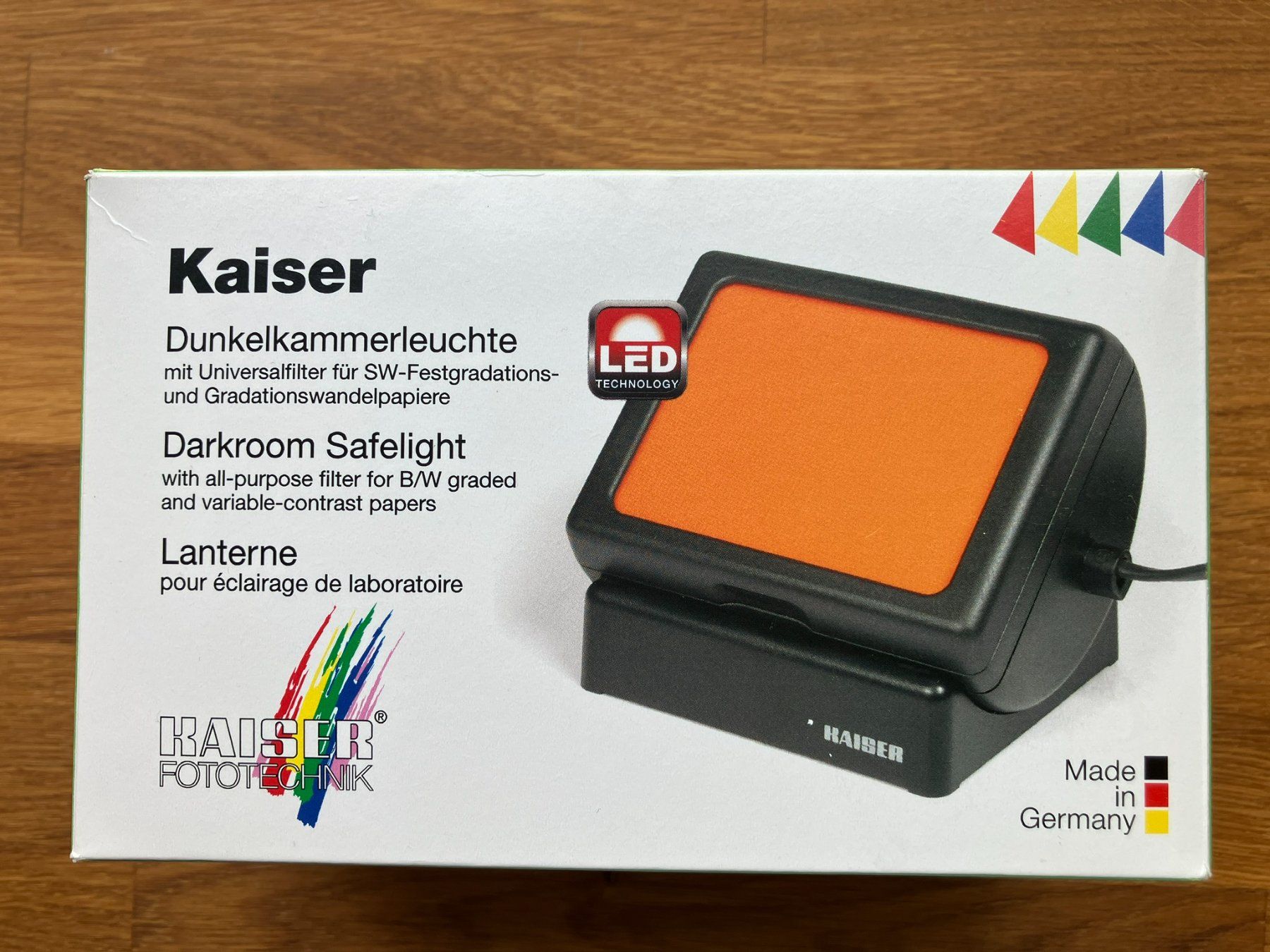 Kaiser Laboratorio & Camera oscura: Kaiser Dunkelkammerleuchte / Lampe de labo Kaiser – Nuovo e nell'imballaggio originale da Luzern venduto da Ssmith