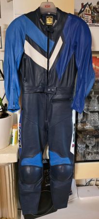 IXS zweiteiliger Lederazung,Jacke und Hose.Grosse 44