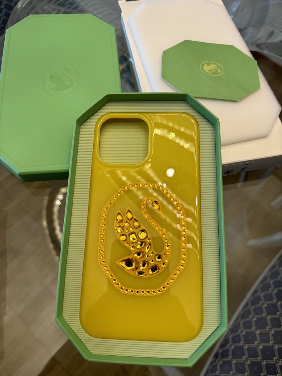 Swarovski Covers & Schutzfolien: SWAROVSKI CASE für IPhone 13 Pro Max – Gebraucht aus Steinhausen von Mimirose114 4