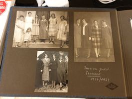 Antikes Fotoalbum mit Familienfotos und porträts