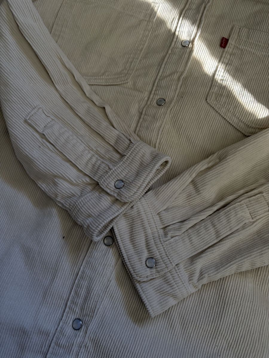 Levi's Hemden: Levi's Corduroy Shirt Beige – Gebraucht aus Brislach von edu_t6pq 3
