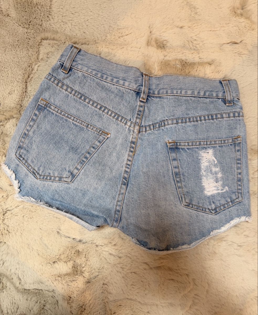 Brandy Melville Pantaloni: Hot Pants Brandy and Mellvile – Usato da Sempach venduto da ljnaelena 1