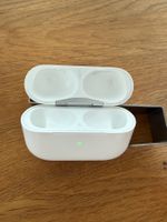 APPLE AirPods Pro 2 Charging Case