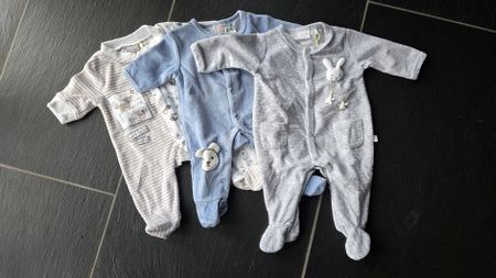3er Set Baby Schlafanzüge, Grösse 50, unisex
