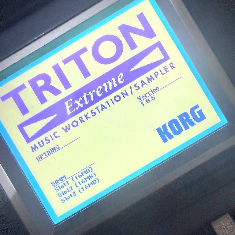 Korg Strumenti musicali: KORG Triton Extreme 76 | Ständer | Pedale | Softcase | Kabel – Usato da balzers venduto da ..m 7