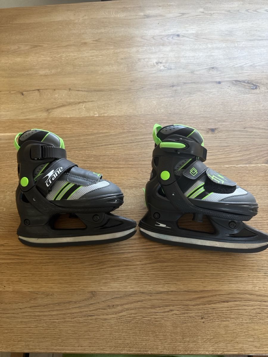 Pattini da ghiaccio: Schlittschuhe Kinder Grösse 29-32 – Usato da Gelterkinden venduto da Cookie8