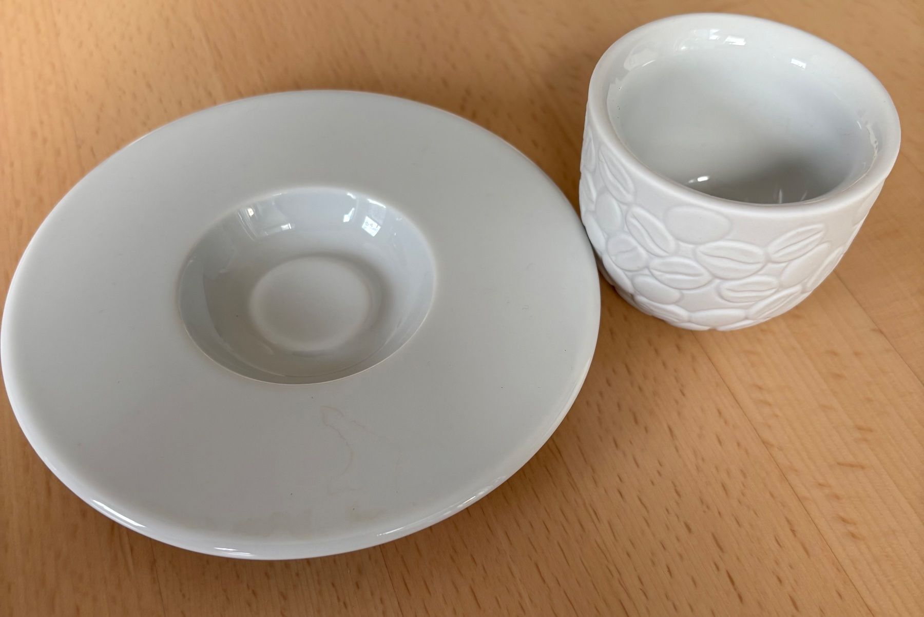 Geschirrsets: Espresso Tasse mit Unterteller – Gebraucht aus Root von essafa 1