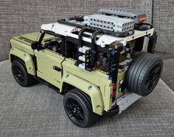 LEGO Technic Land Rover Defender 42110