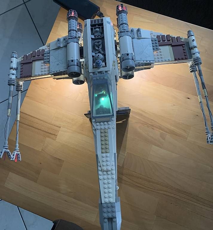Kit di costruzioni: Lego Star Wars UCS - Red Five X-Wing 10240 + Leds – Usato da Cossonay-Ville venduto da BRick73 4