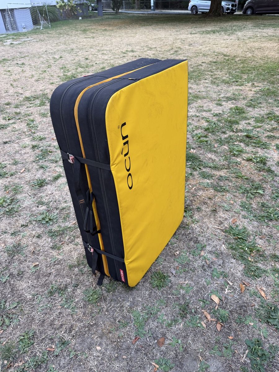 Murs & prises d'escalade: Bouldernatte Crashpad – D'occasion à Basel par schaeryo