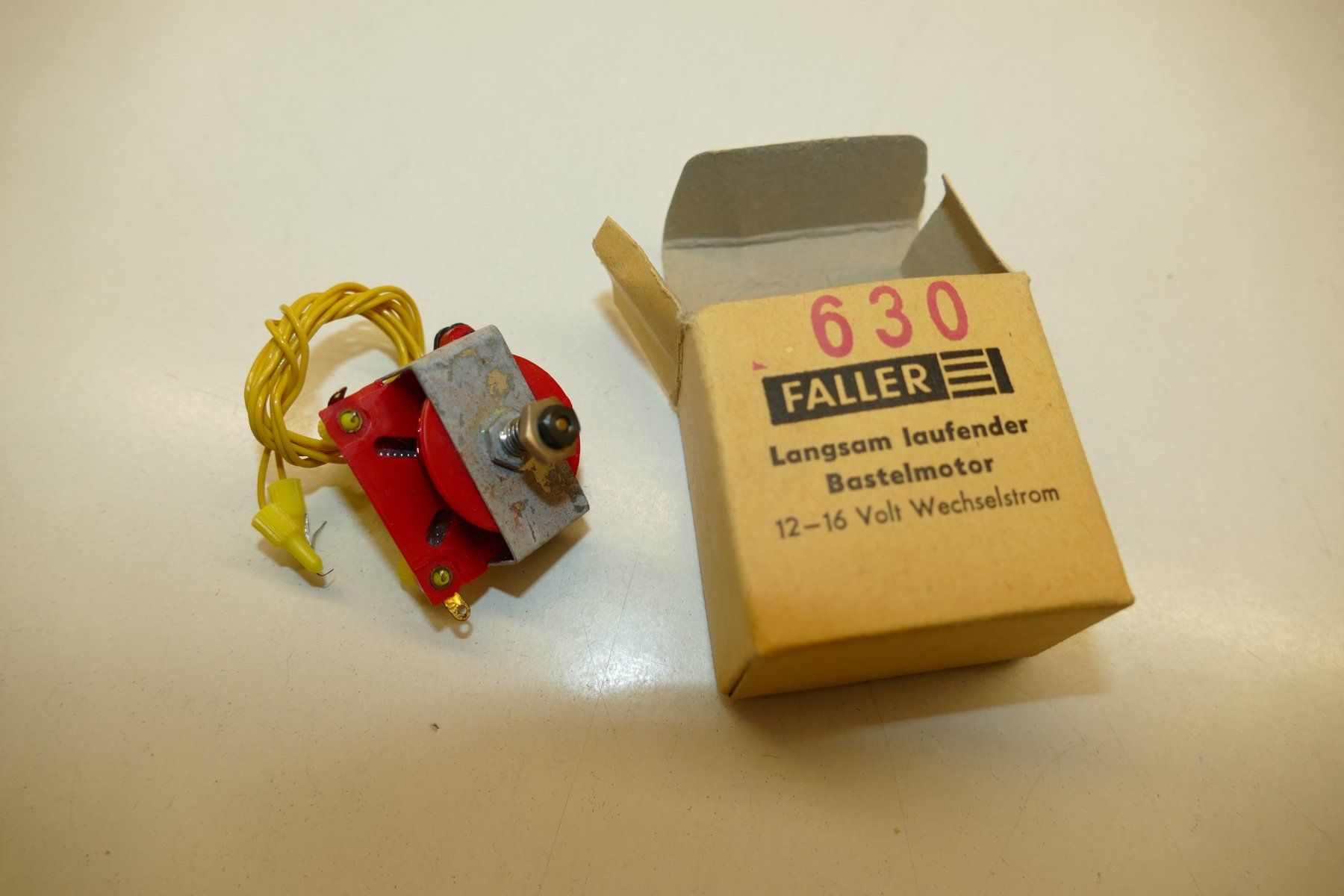 Faller Modellini di ferrovie: Faller: Langsam laufender Bastelmotor – Nuovo (secondo la descrizione) da Niederhasli venduto da rail-duerst 1