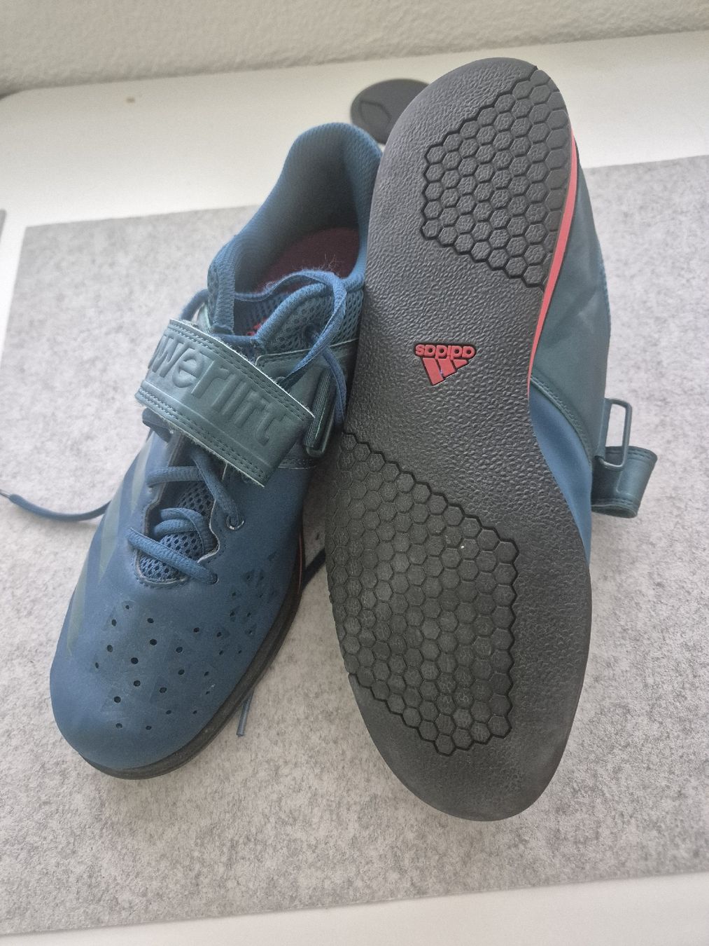 Adidas Scarpe da uomo: Adidas Powerlift Schuhe Grösse 44 – Usato da Moosseedorf venduto da bis_brb8 2