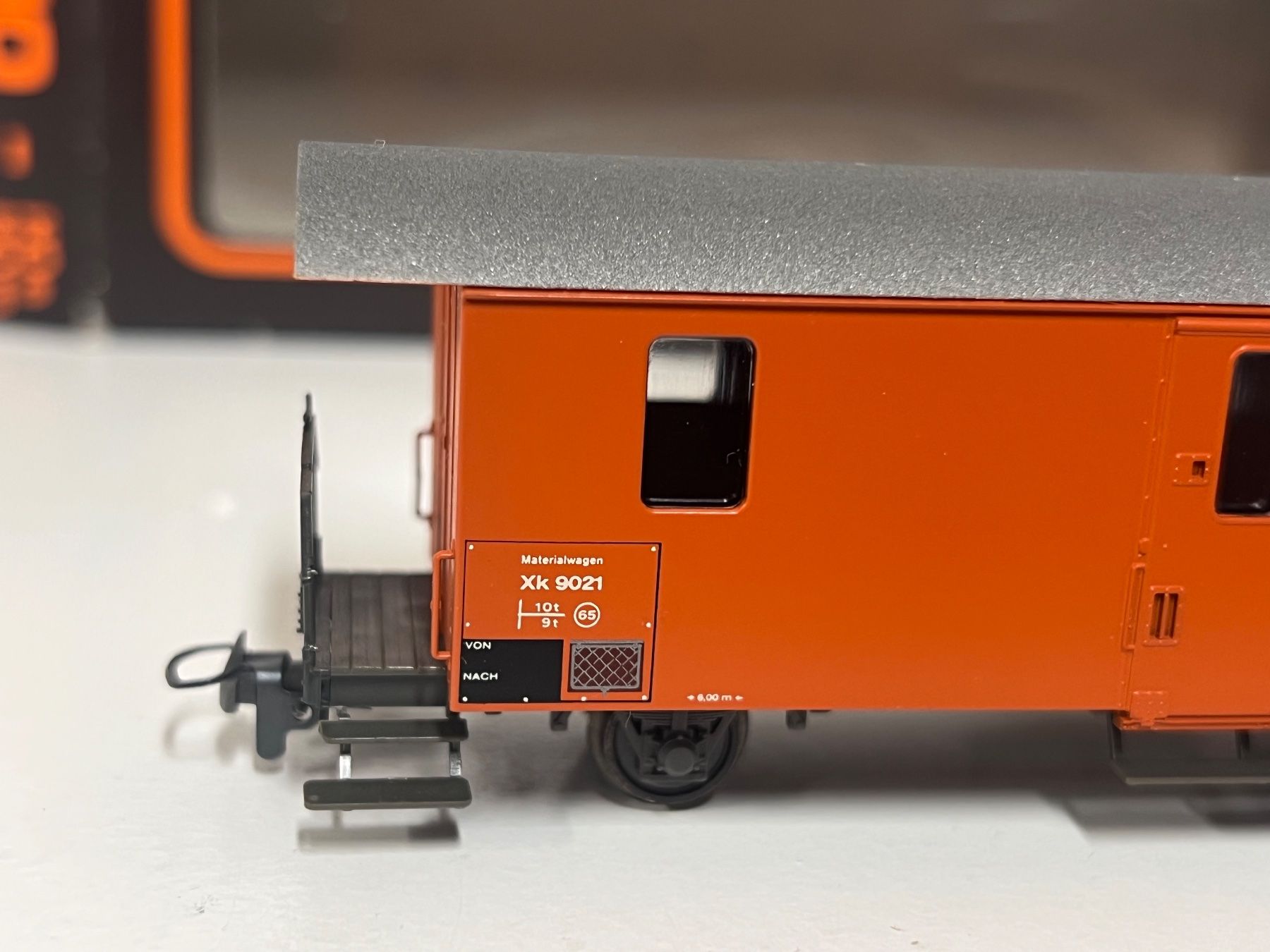Bemo Modellini di ferrovie: Bemo Materialwagen Xk 9021 RhB H0m – Usato da Neuenhof venduto da ludovicco 3