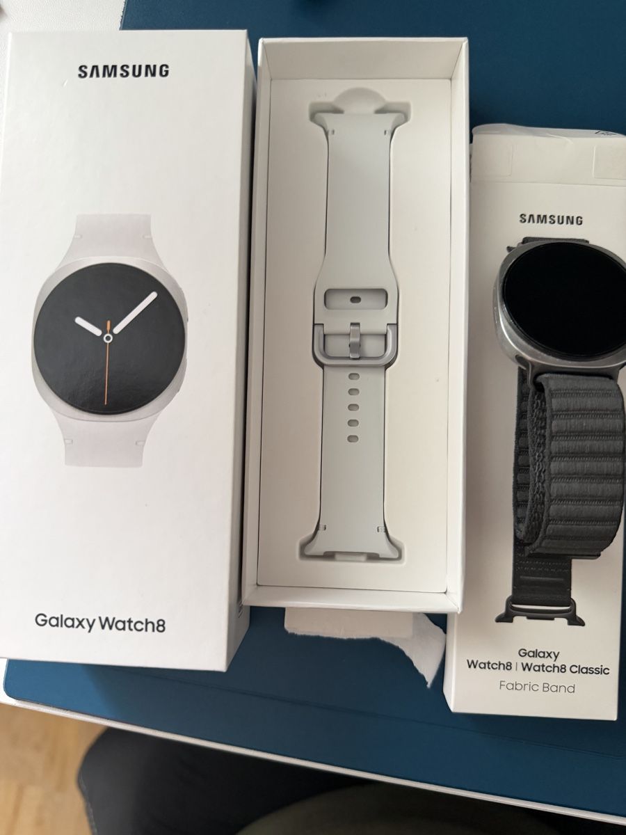 Samsung Smartwatch: Samsung Galaxy Watch 8 Silver mit 2 Armbändern – Gebraucht aus Uetikon am See von Stephi1992