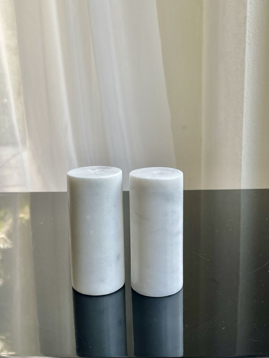 Elettrodomestici da cucina: Marble Salt and pepper shakers  – Usato da Richterswil venduto da Prangins9 5