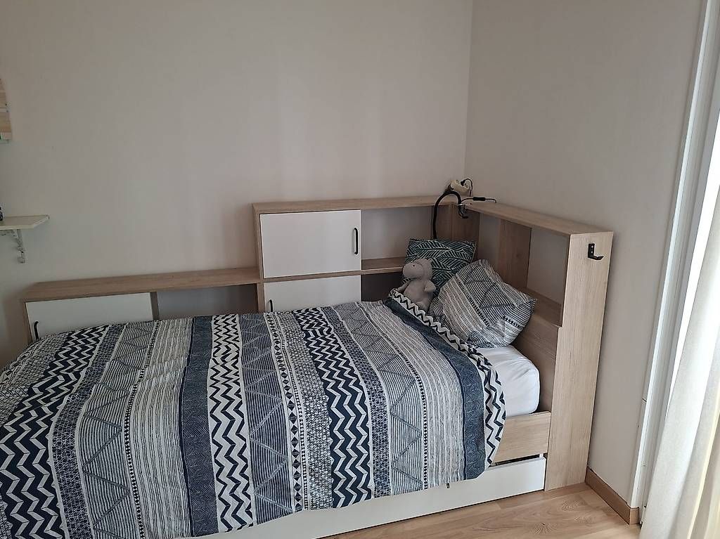 Betten: Lit simple avec rangement – Gebraucht aus Lonay von ami_896q 4