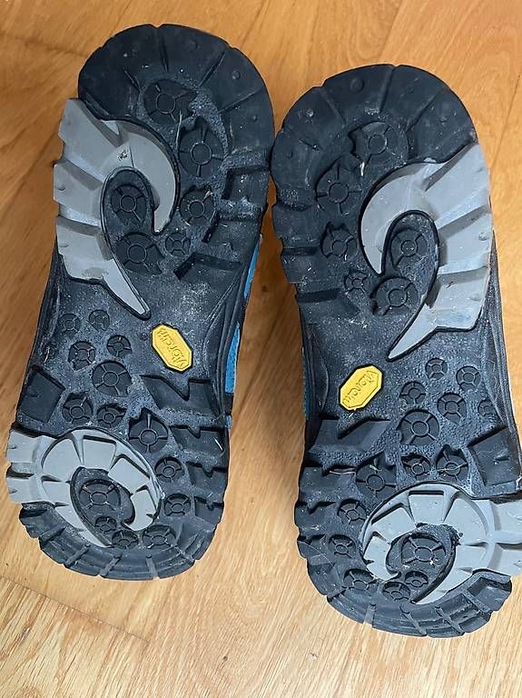Scarpe per ragazzi: Wanderschuhe Grösse 36 – Usato da Wilen (Sarnen) venduto da Cyclamelle 2