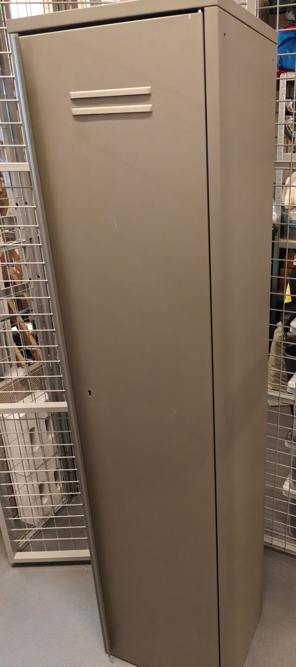 IKEA Ivar Stahl-Schrank mit Schloss und Schlüssel (Neu (gemäss Beschreibung)) in Zürich für CHF 25 – nur Abholung auf Ricardo kaufen
