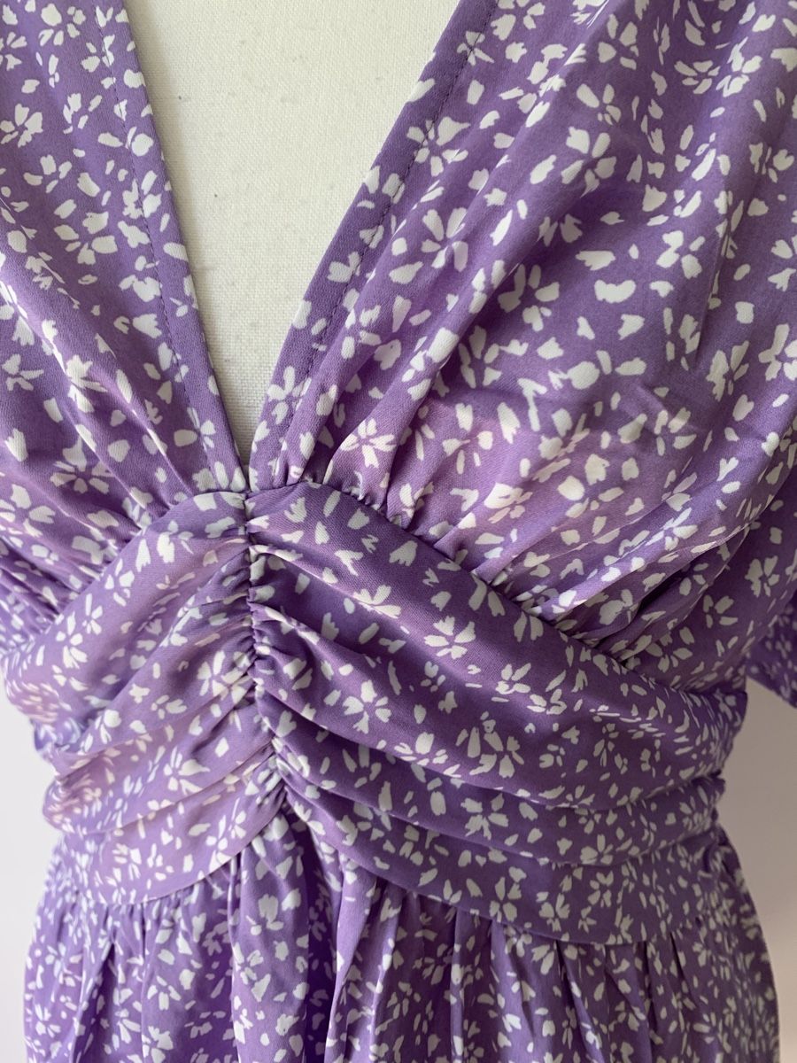 Shein Kleiderpakete: Kleiderpaket 5 Kleider mit Blumen Gr. M V Ausschnitt – Neu (gemäss Beschreibung) aus Regensdorf von secondchancefashion 2