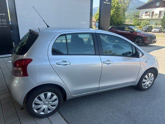 Toyota Autos: Toyota Yaris  1.3 Chic – Gebraucht aus Oberriet SG von jeepv8 3