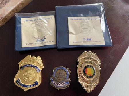 3x Polizeiabzeichen (USA) – Göde Edition mit Etuis – Sammler