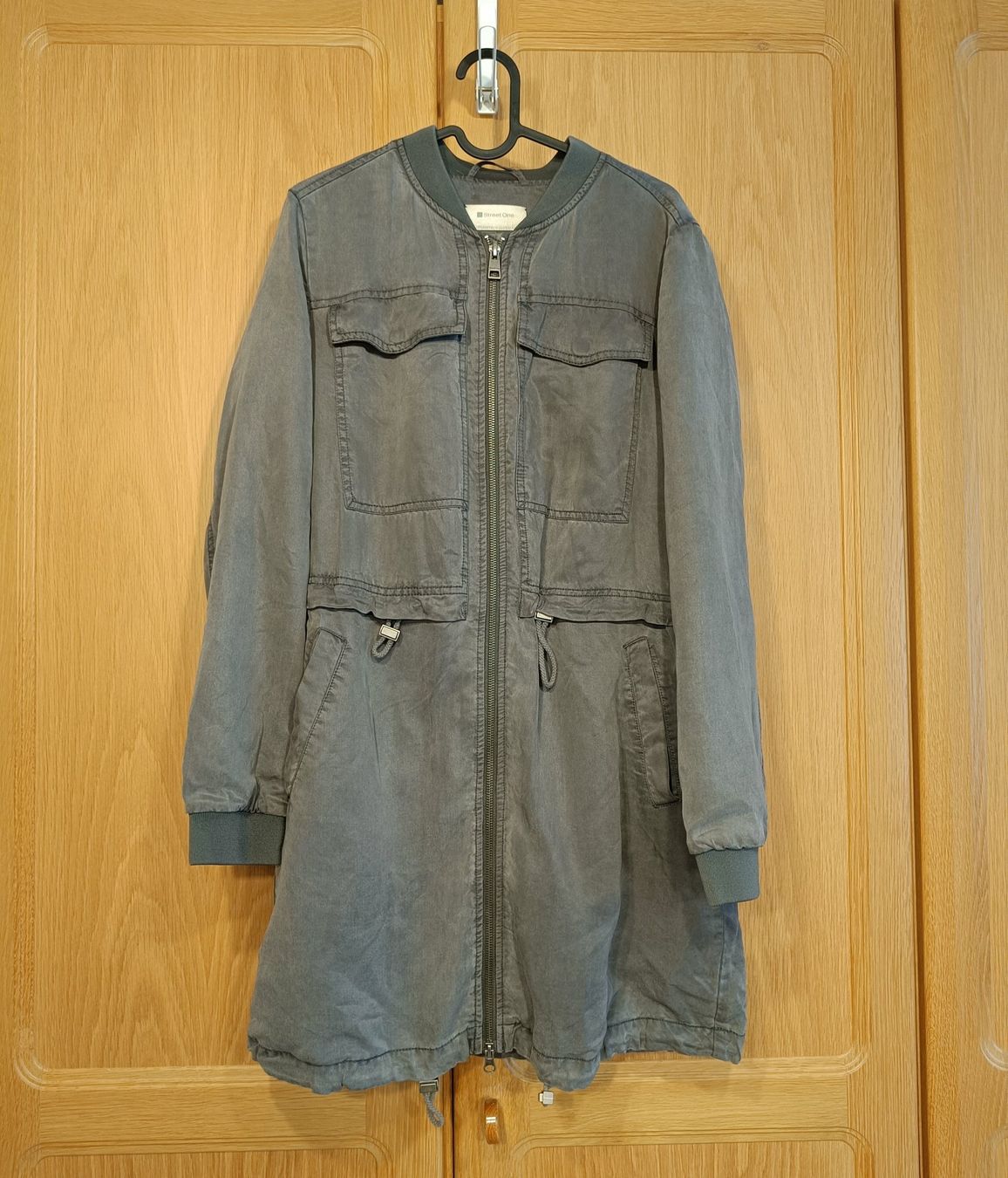 Mäntel: Street One leichter Langmantel anthrazit Gr. 38 – Gebraucht aus Zürich von Atelier.Second