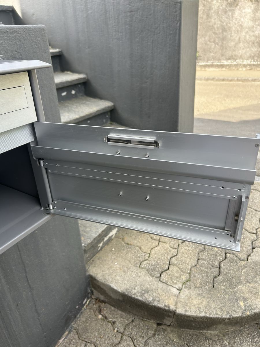 Altro per la casa: Breifkasten grau/silber – Usato da Bottmingen venduto da Jstraehl 1