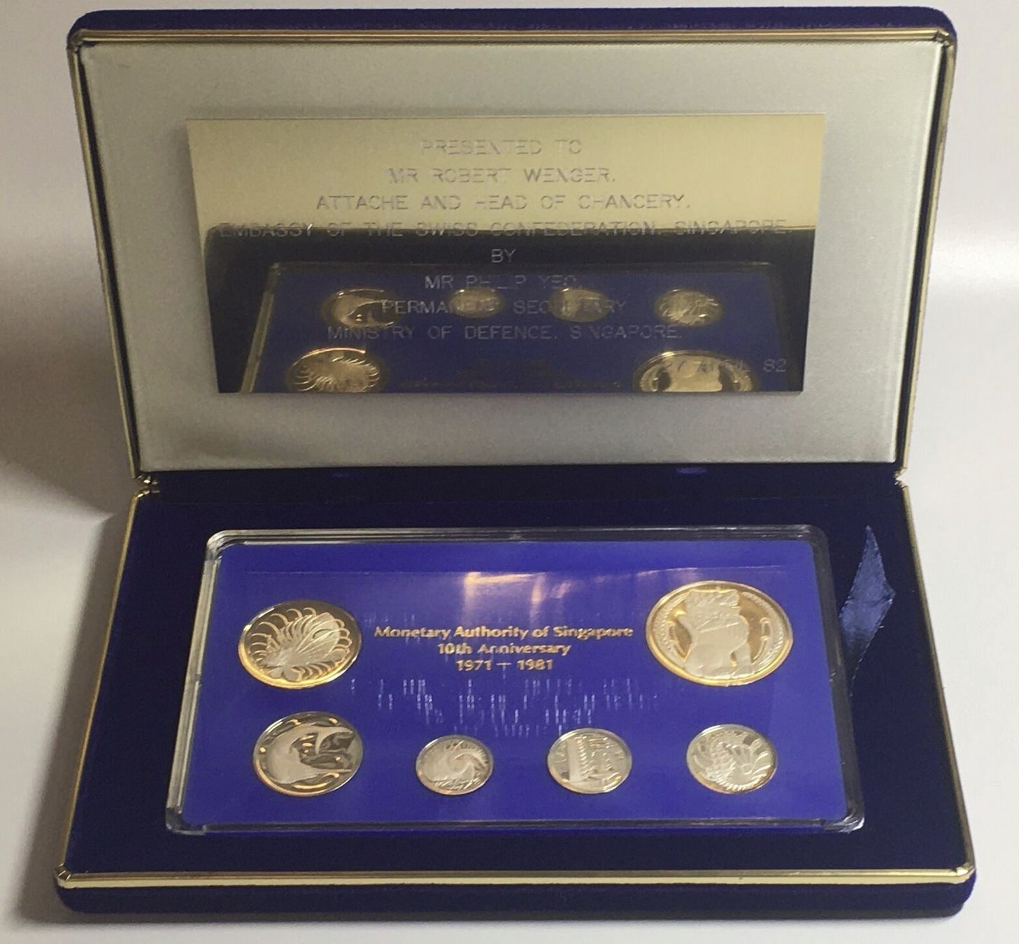 Tutti le monete: SINGAPUR KMS 1981 PP Ag GESCHENK AN DIE SCHWEIZER BOTSCHAFT – Usato da Riehen venduto da sesambestcoins2004
