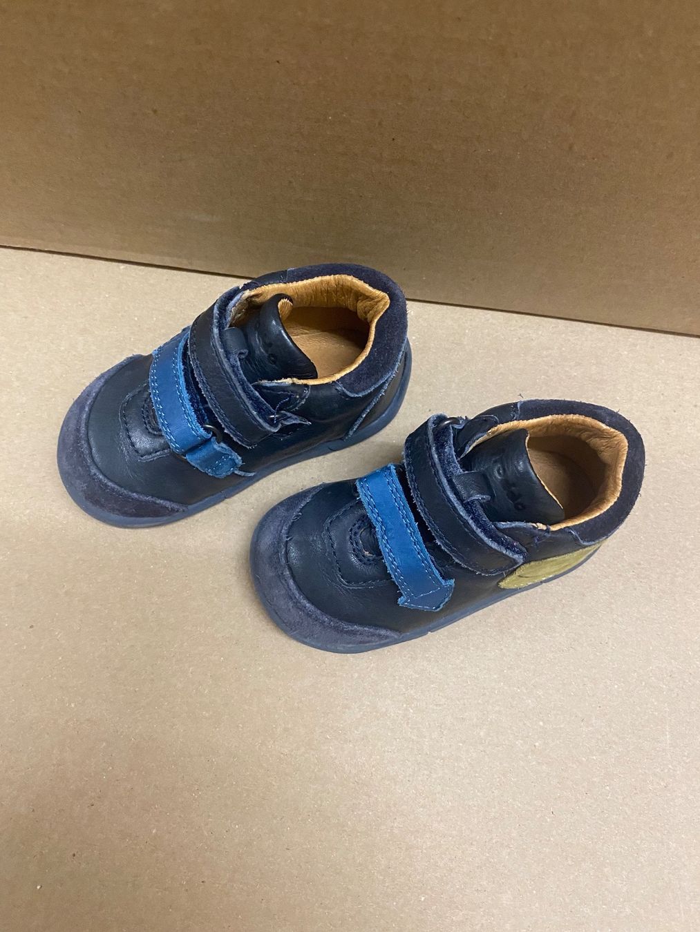 Schuhe für Jungen: Kinder Schuhe Grösse 19 – Gebraucht aus Zürich von MaSte 1