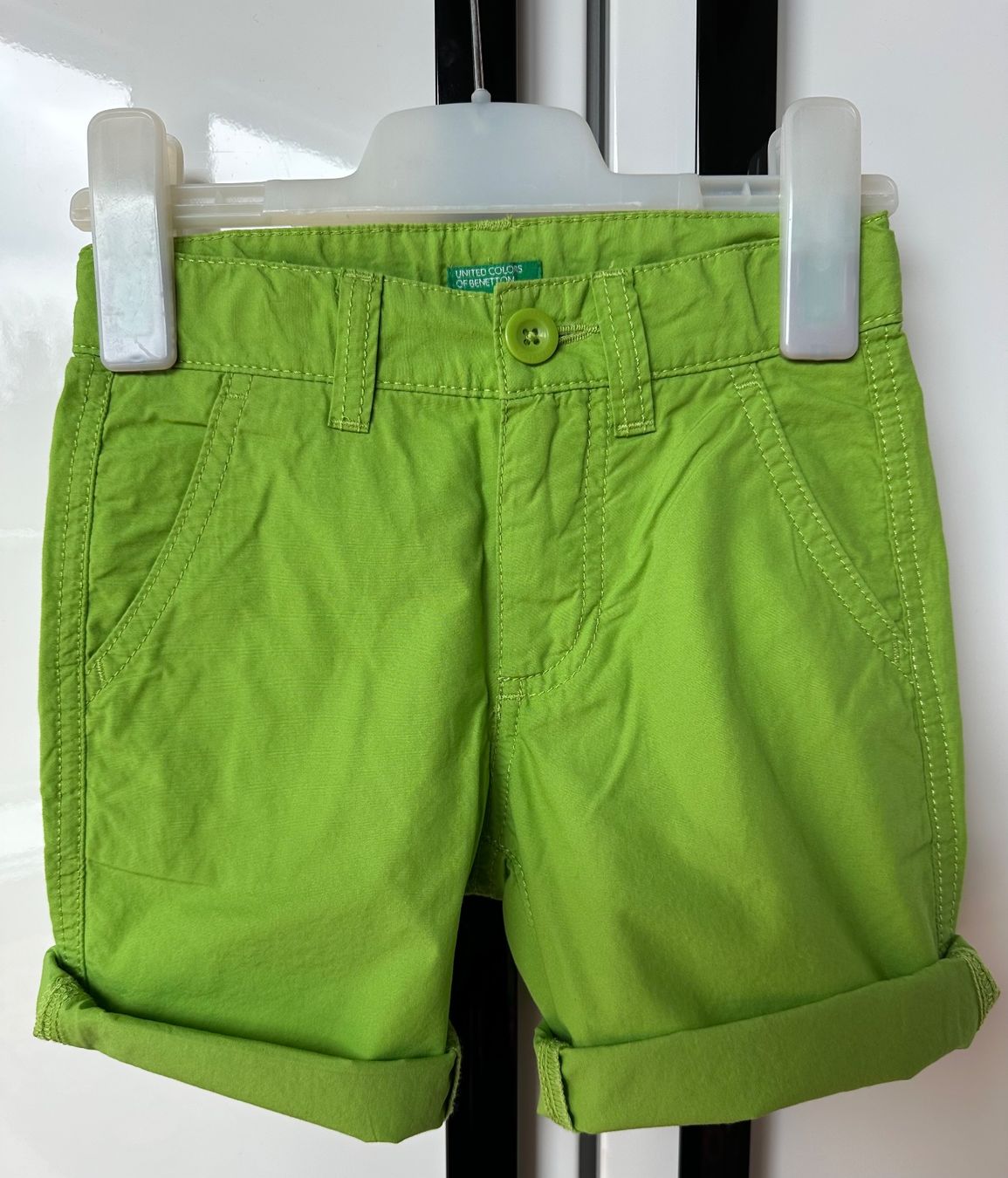 Benetton Pantaloni: 2 Bermuda in cotone Benetton – Usato da Castel San Pietro venduto da Moregi 2