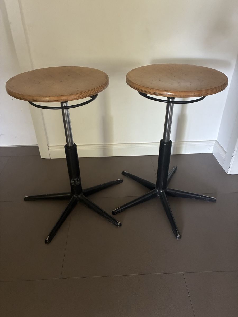 Sgabelli: Vintage Werkstatthocker Actiform (2er Set) Atelierhocker  – Usato da Uetendorf venduto da REhome 1
