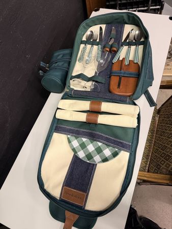Brookstone Picknick Rucksack grün neuwertiger Zustand