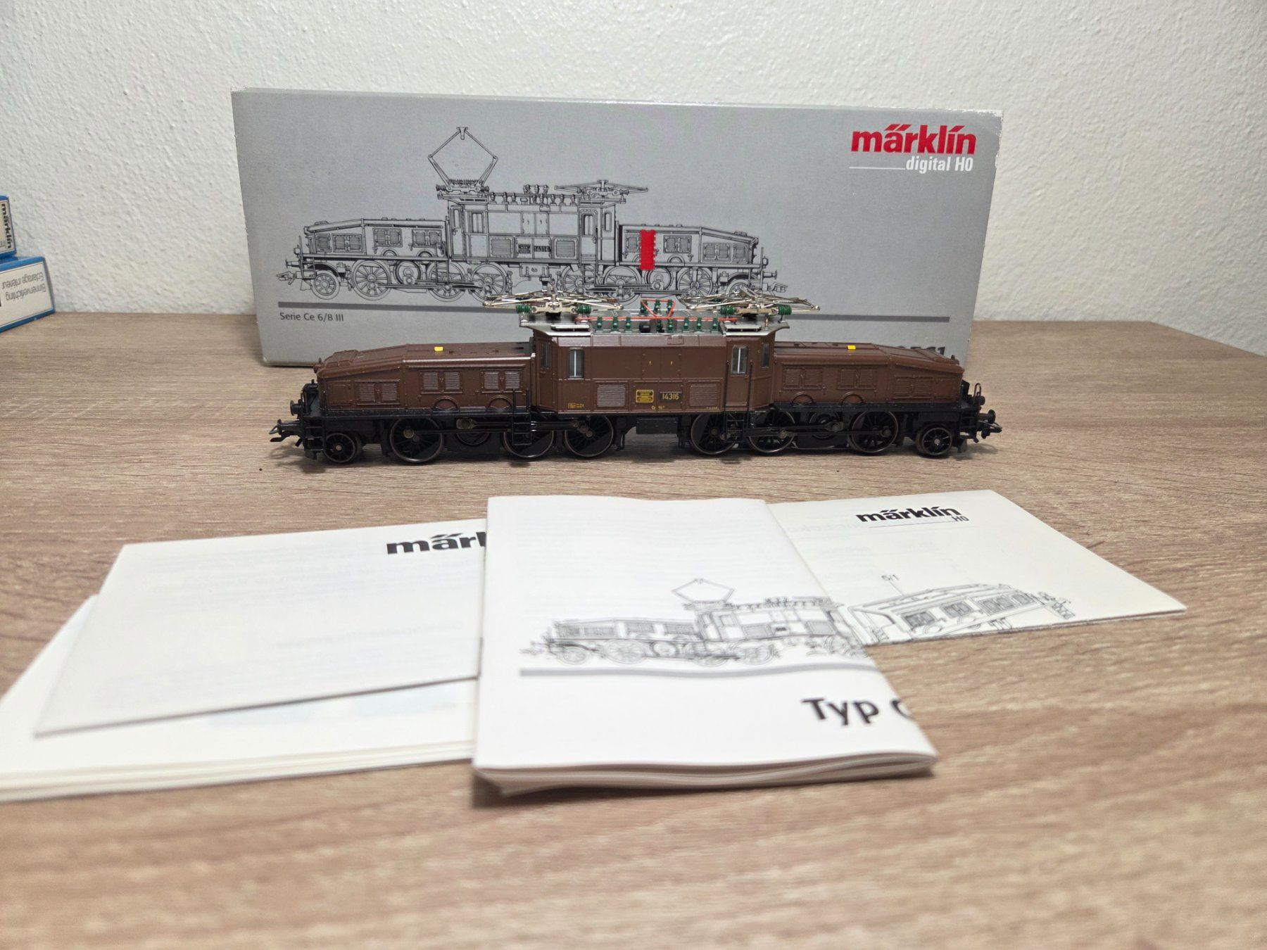 Märklin Modelleisenbahnen: Märklin 39561 E-Lok Krokodil Ce 6/8" Digital H0 – Neu und originalverpackt aus St-Aubin-Sauges von Lo_Go 6