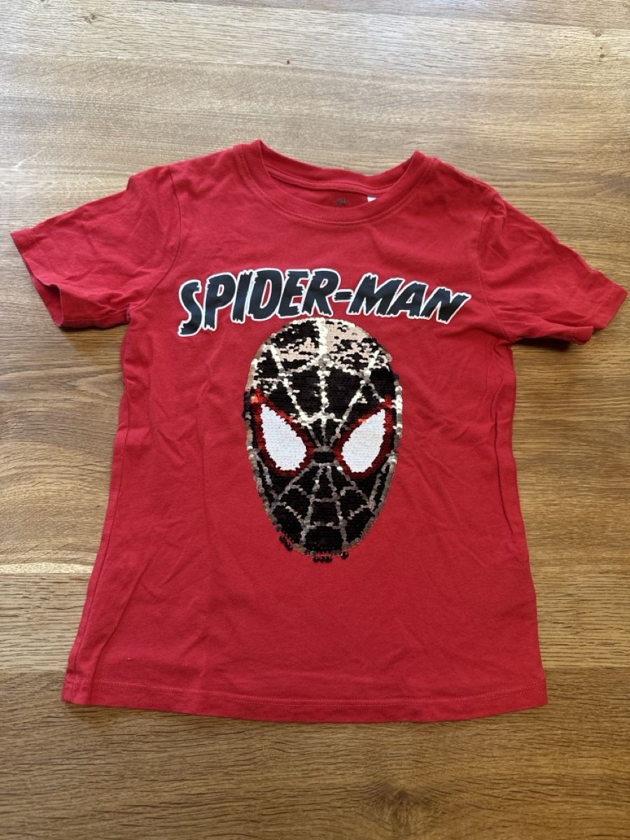 H&M Chemises, T-shirts & Polos: T-Shirt Spider-Man Gr. 122/128 – D'occasion à Rohr b. Olten par -FaLu- 1