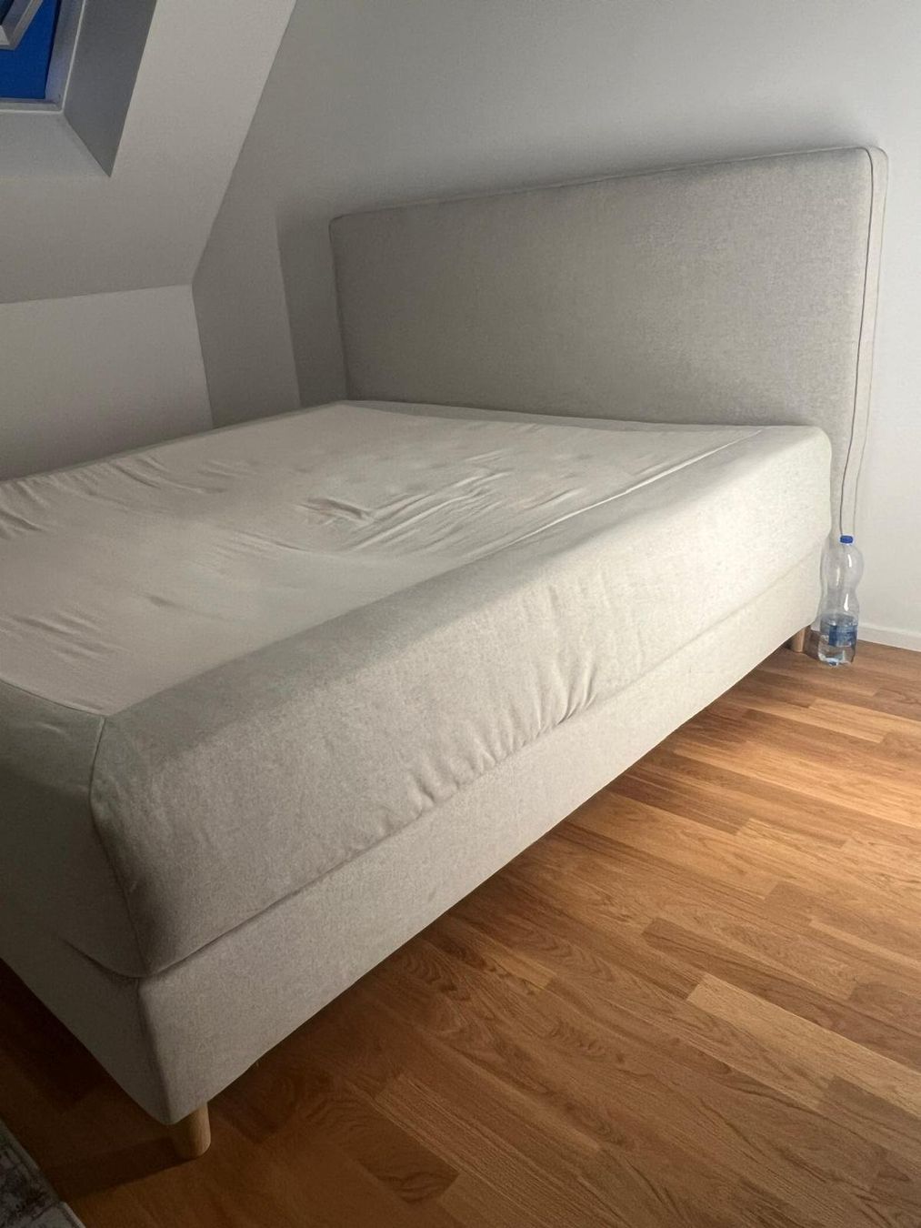 Ikea Betten: IKEA DUNVIK Boxspringbett in Hellgrau mit gepolstertem Kopft – Gebraucht aus Zürich von sportstar3000 3