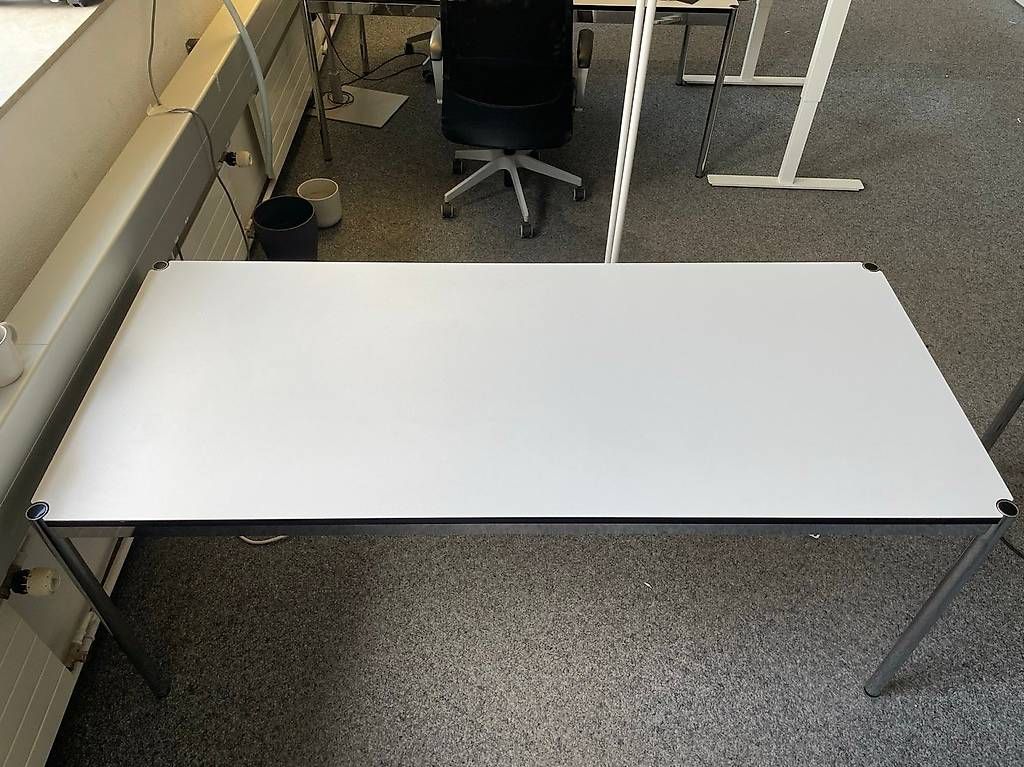 USM Scrivanie: USM Haller Tisch – Usato da Zürich venduto da hanswieheirii