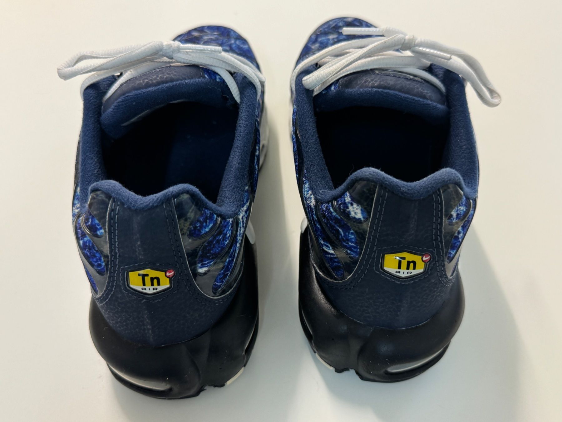 Nike Scarpe da uomo: Nike Air Max Plus Midnight Navy White 44 – Usato da Neftenbach venduto da Sunnystreet 2