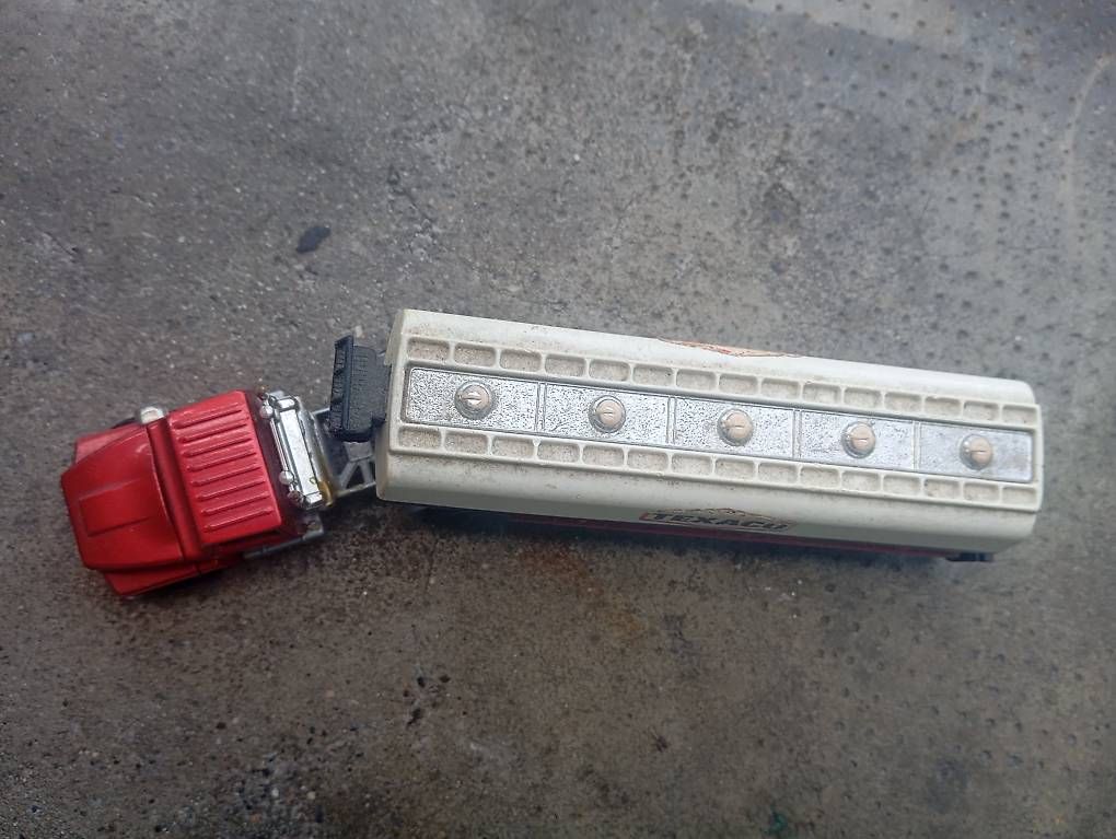 Matchbox Modellini d'auto: Matchbox Superkings Ford lts – Usato da Basel venduto da Petergunn 4