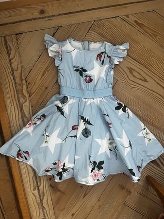 Mädchen Kleid Monnalisa Grösse 5-6 Jahre hellblau