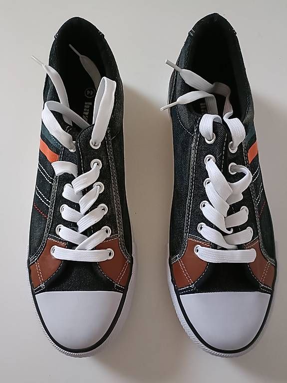 Scarpe da uomo: Schuhe Herren / Sneaker / Freizeitschuh HAZARD / Grösse 44 – Usato da Seedorf UR venduto da Chiefaid