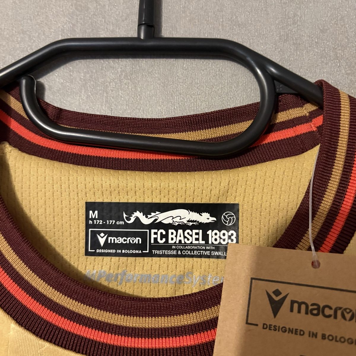 FC Basel Canottiere & Pantaloni: Fc Basel Trikot Macron Basilisk 2024/25 Limitiert  – Nuovo (secondo la descrizione) da Winterthur venduto da LaBodega 2