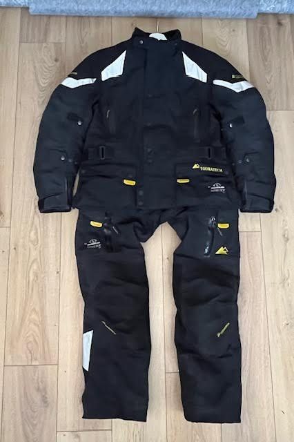 Completi: Textil Motorradanzug Touratech Campanero Gr. 58 – Usato da Stäfa venduto da rol_yjb8