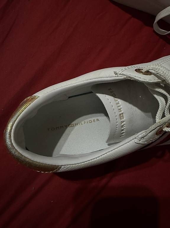 Scarpe da donna: Chaussure Tommy Hilfiger – Usato da Aigle venduto da Saracristiana 2