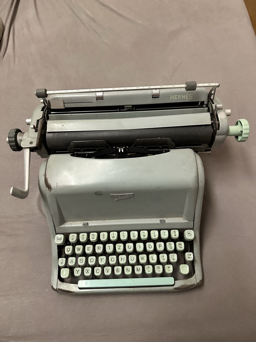 Hermès Macchine da scrivere: Schreibmaschine Hermes 8 – Usato da Sarmenstorf venduto da SamiraB.